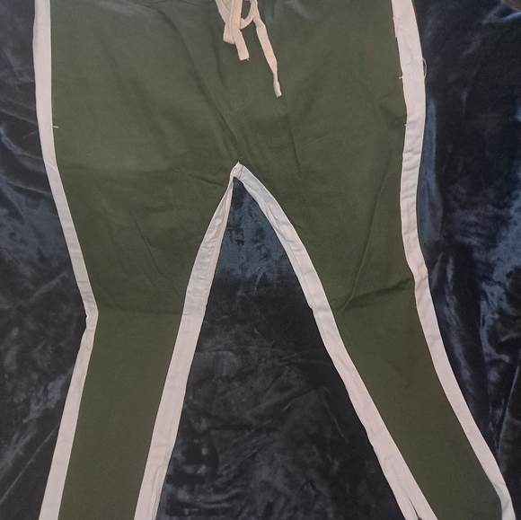 Fashion nova pants. Size 40-42 - Picture 4 of 6